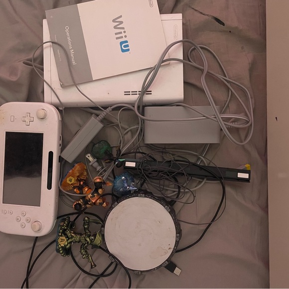 Nintendo Wii U Console Set - White and Gray